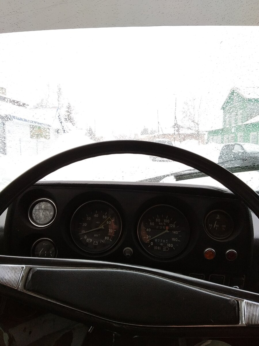 старая панель приборов 