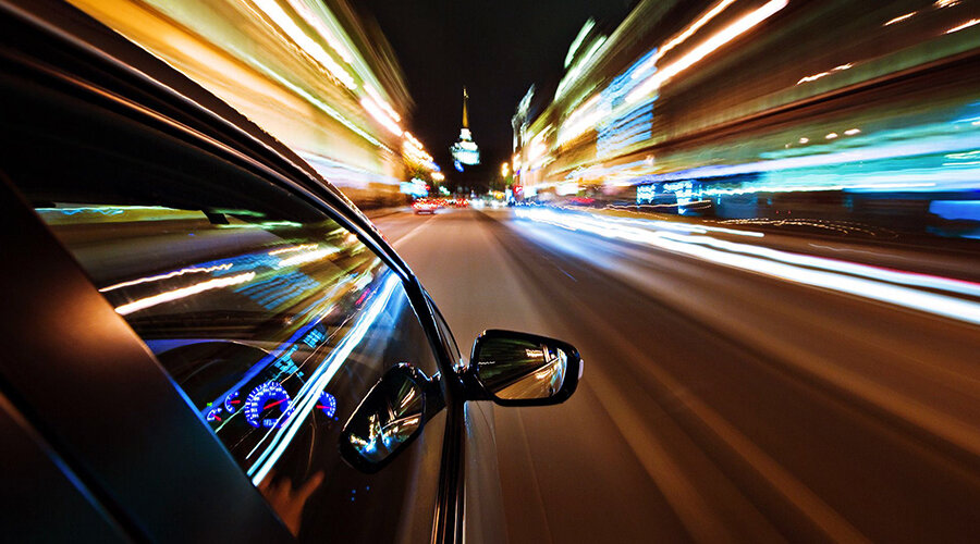 Вместимость багажного важна лишь в случае острой необходимости брать «на борт» все нужное и еще немного сверху. Для остальных наши рекомендации все те же: городской компакт должен быть компактным, без «лишнего» в виде дополнительного литража багажника. Если, все-таки, очень хочется небольшой и утилитарный автомобиль для города, советуем выбирать хэтчбек. Седаны и универсалы в этом списке на вторых ролях.

