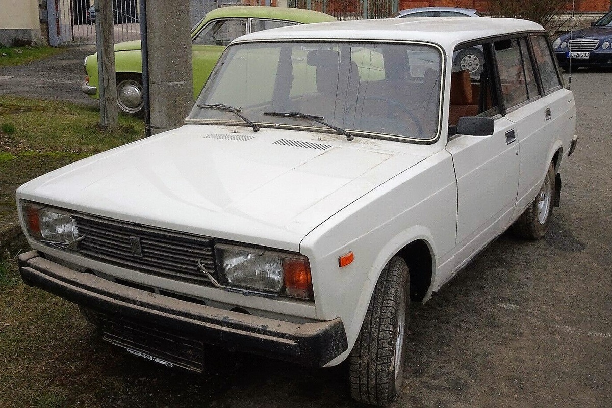 Кузов четвертой модели. Машина как новая с оригинальными штампованными дисками. Без ржавчины. 