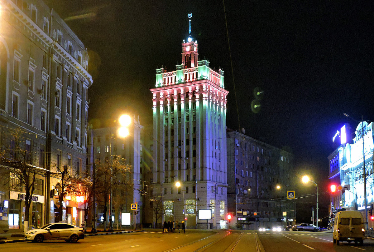 Что в харькове. Площадь Конституции Харьков. Харьков Московский проспект. Площадь Конституции Московская. Площадь Конституции дом 2.