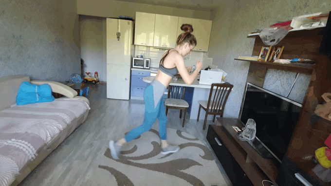 Выпады с прыжком.