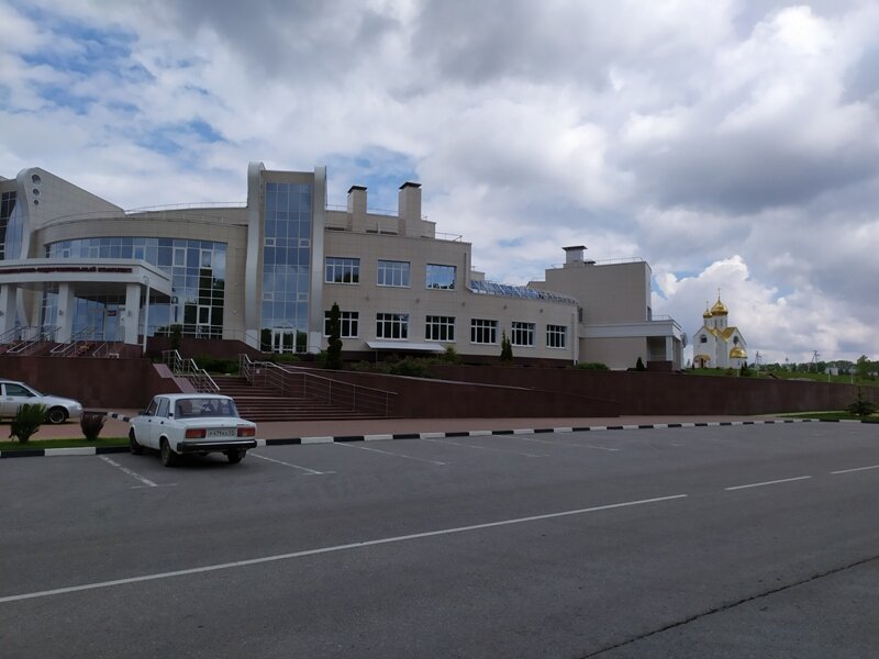 Это у них свой дом культуры с блэкджеком и прочими развлечениями