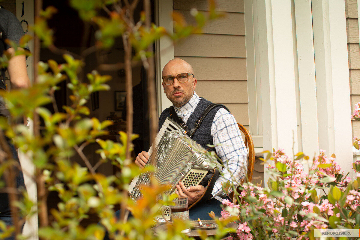 Дмитрий Нагиев в роли Джорджа. Фото взято с сайта: www.kinopoisk.ru.