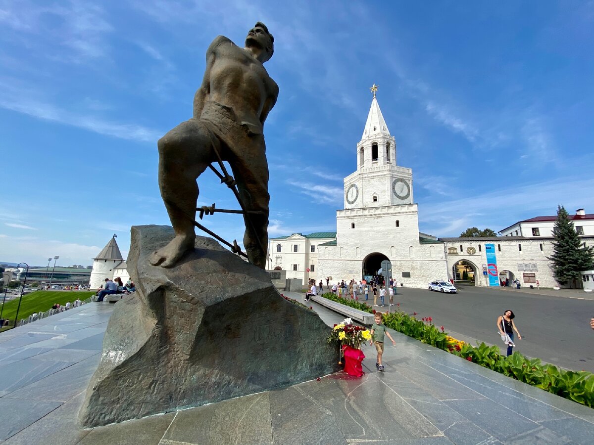 Памятник мусе джалилю москва