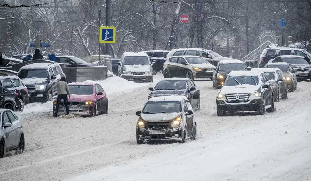 не видно разметку. если разметка занесена снегом. может ли росгвардеец штрафовать гаишника. сугробы на разметке. штраф контроля полосы разметки.