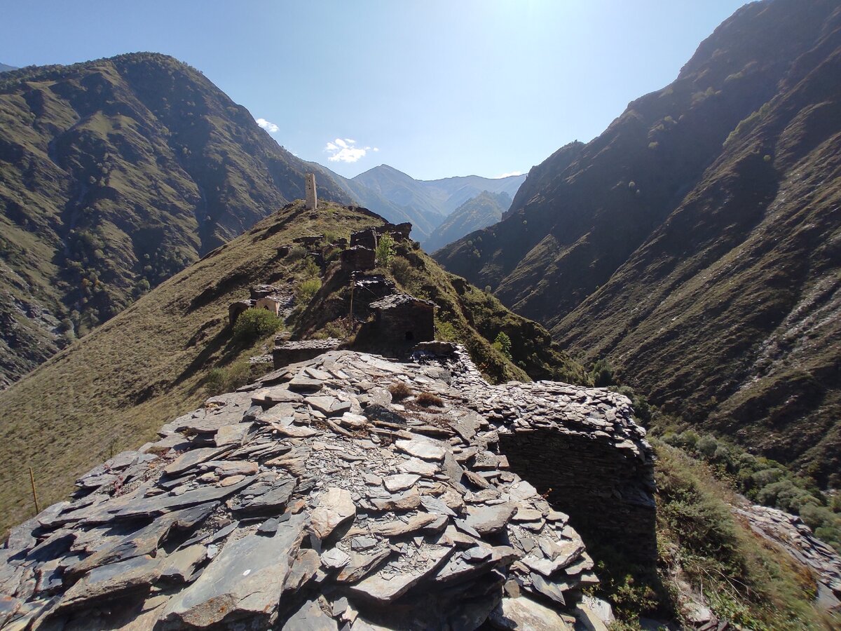 Вид со склепов на "город мертвых"