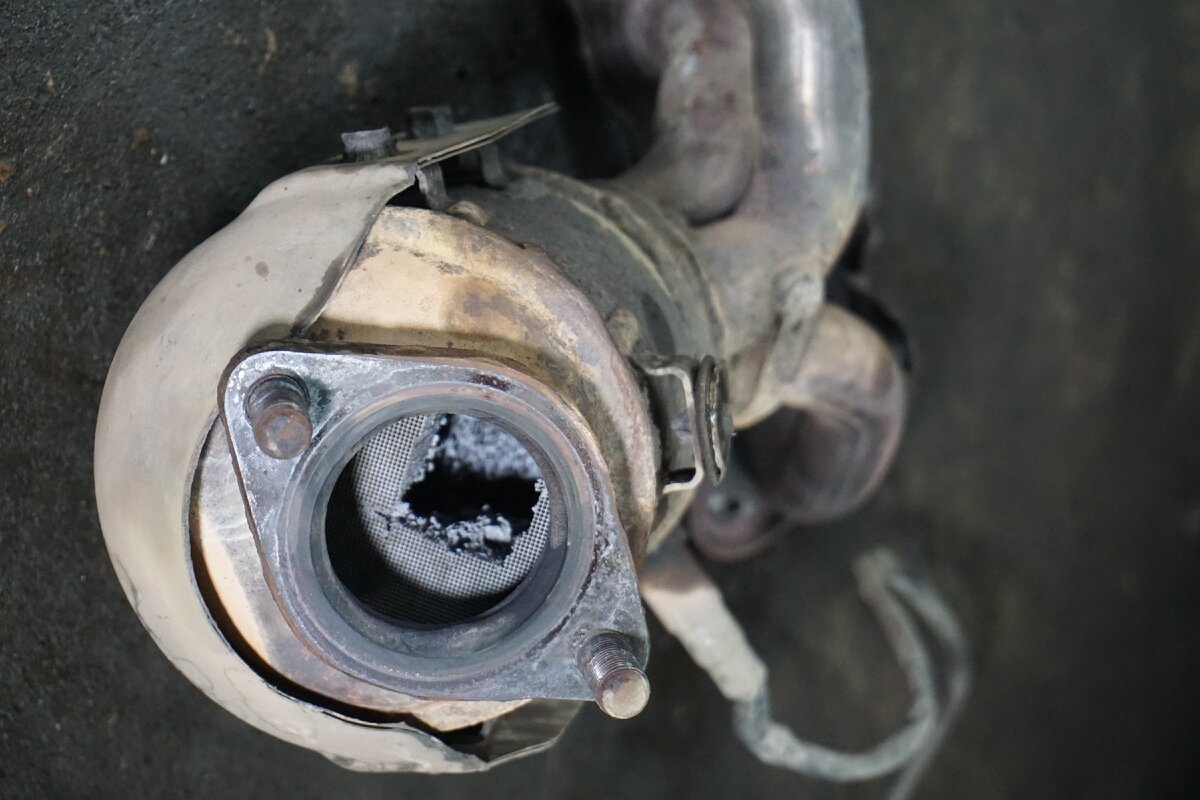 Оплавившийся катализатор