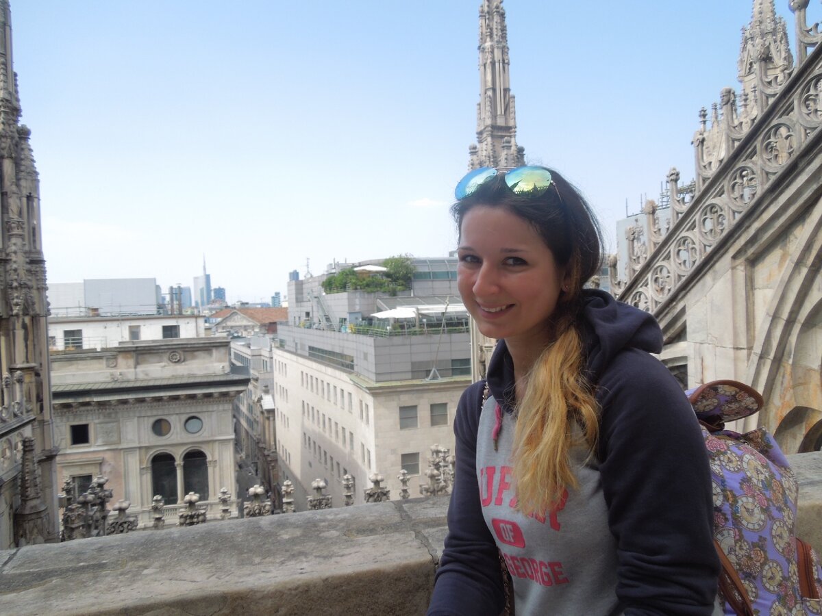 Это я наверху! Но подробнее посмотрите на видео, оно в самом низу статьи