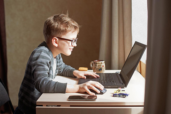 Источник: https://livrezon.com/publication/dnevnik-pedagoga-zapis-5-o-legkosti-provedeniya-onlain-zanyatii-s-gruppoi-detei