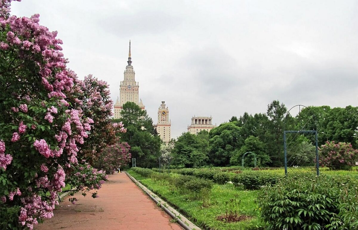 город москва весной