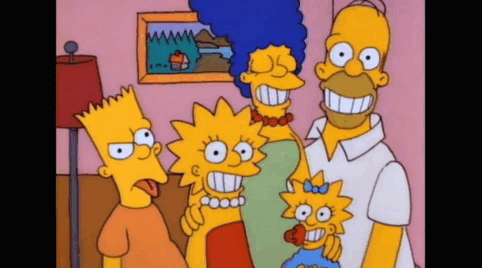 Ещё одна обновлённая короткометражка, которую показали в сериале: Гомер хочет сделать фото, Мардж уже засыпает от попыток, дети хулиганят, Гомер бесится //Симпсоны (The Simpsons), s18e22 © 20th Century Fox Film Corporation