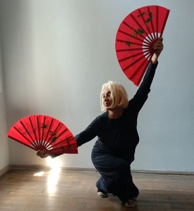 Магические способности веера -  отгонять злые силы и привлекать положительную энергию.