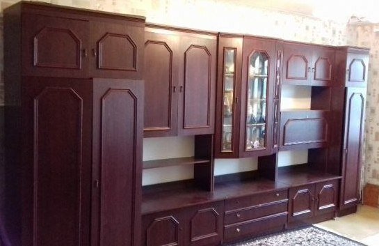 Старая Польская стенка в хорошем состоянии