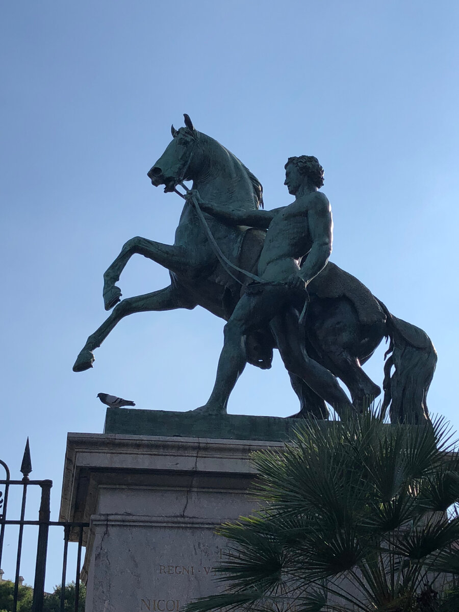 Укротители коней" Клодта в Неаполе, фото автора