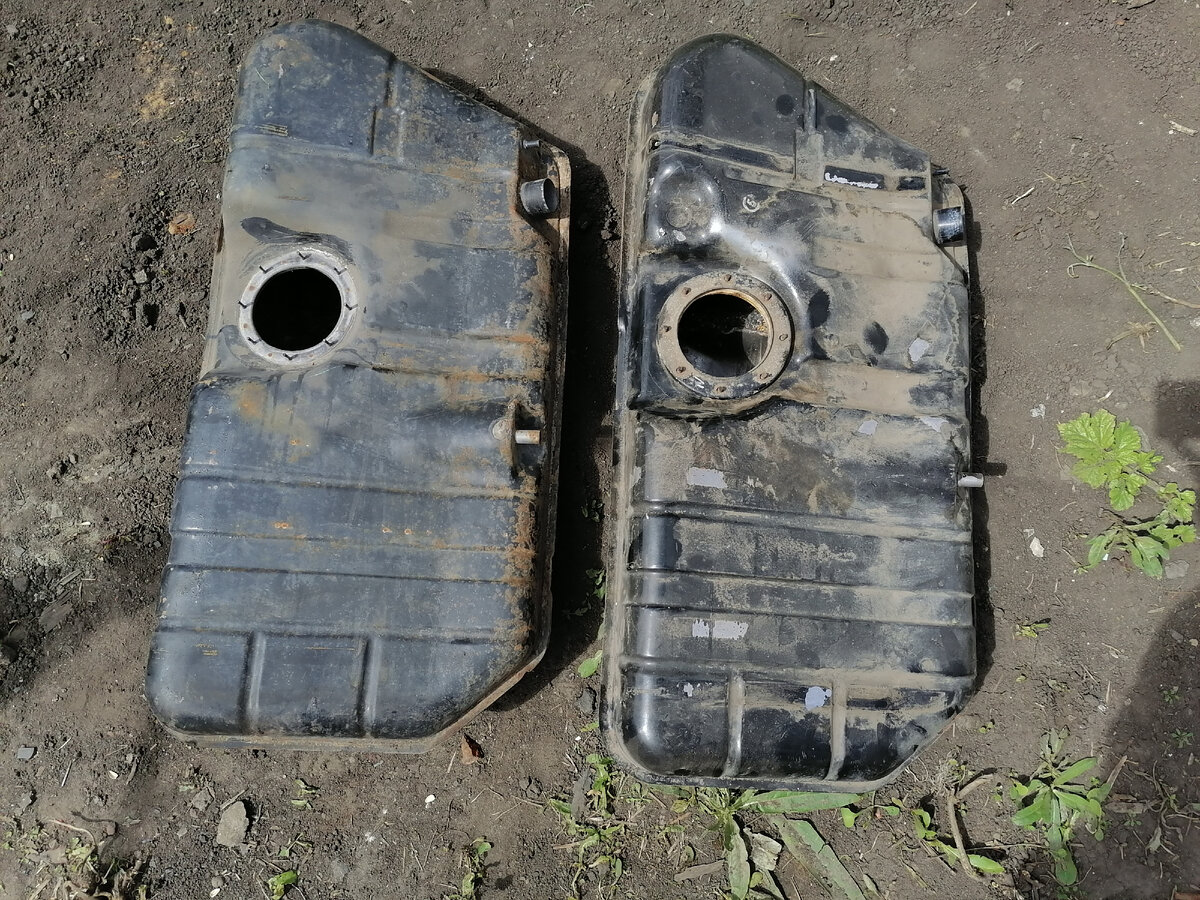 Слева 2112 Справа 2110