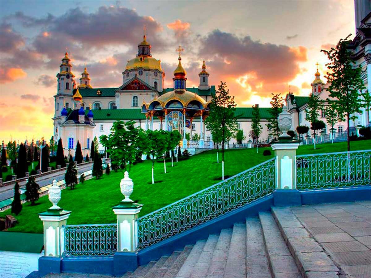 Автор и правообладатель данного изображения: https://www.777tur.com/ru/львов-экскурсии/экскурсия-львов-почаев.html