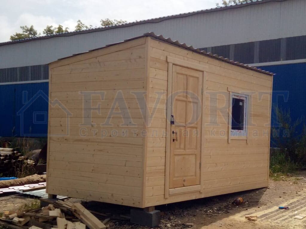 Деревянная бытовка, построенная компанией «Фаворит»