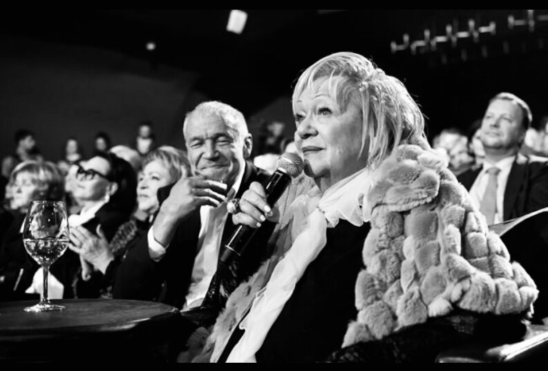 Галина Волчек и Сергей Гармаш в «Современнике». Гармаш был её «правой рукой», он не смог смириться с видениями и политикой Рыжакова и уволился