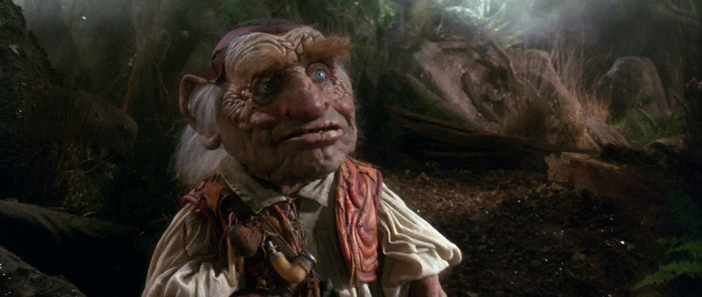 Для создания мимики Хогла было создано 18 моторчиков, ими с помощью радио управляли 4 человека, которые должны были следить за тем, чтобы их действия приводили к единому реалистичному результату, а также в костюме был 5 человек. Информация взята из Википедии