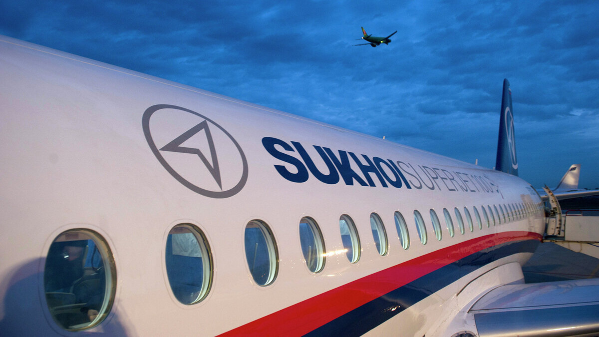 Sukhoi superjet su. Су9 самолет пассажирский. Sukhoi Superjet 100. Sukhoi Superjet (su9). Су9 самолет пассажирский Аэрофлот.