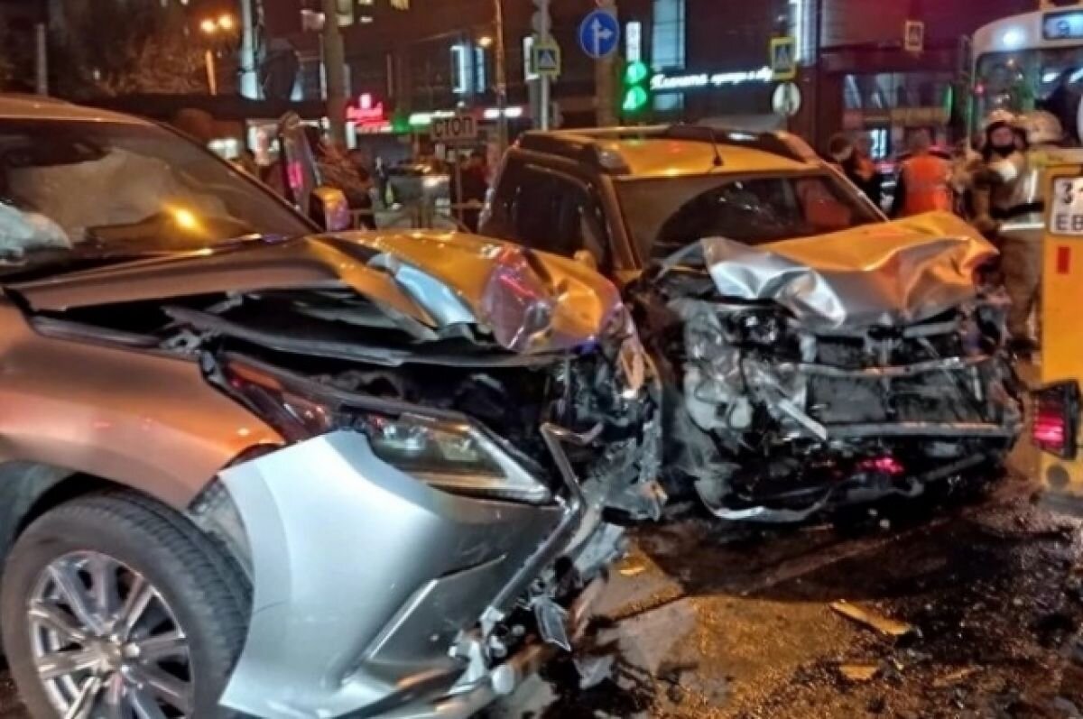    Водитель иномарки устроил массовую аварию в Екатеринбурге и сбежал