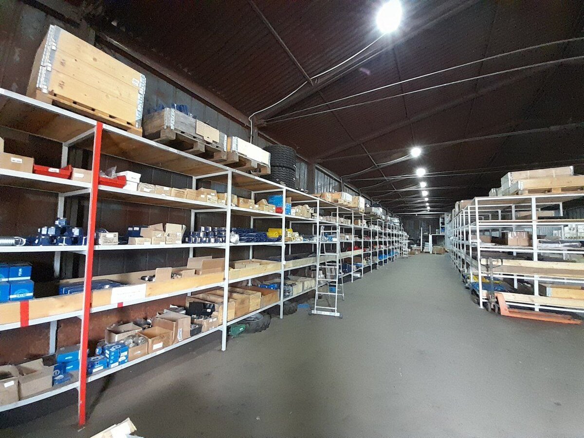 Склад запасных частей  компании ООО "РостЛайн Агросервис",  п.Петропавловка Новоусманский район Воронежской области