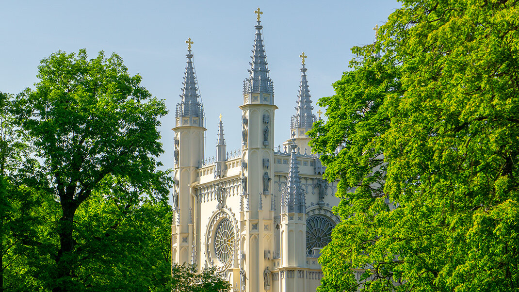 Готическая капелла в Петергофе