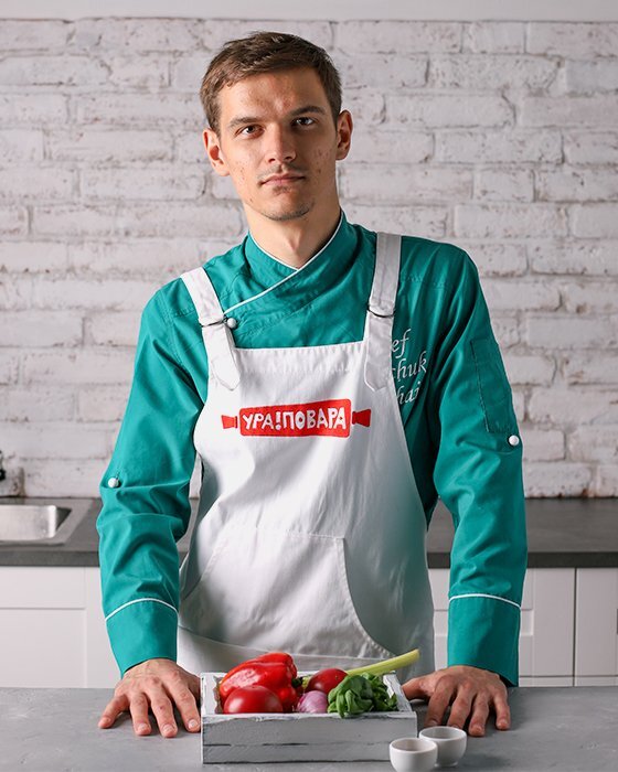 Михаил Асачук, шеф-повар, салат-бар Crispy