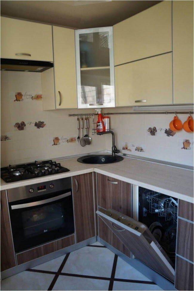 Спасаем кухонный гарнитур от пара и горячей воды от посудомойки ...