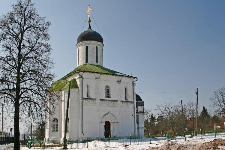 Успенский собор в звенигороде фото