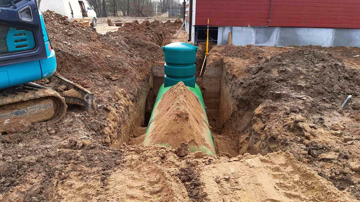 Проведение земляных работ для установи газгольдера на участке заказчика