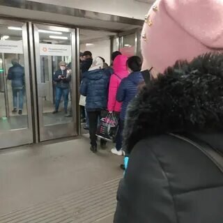 Очередь на вход в метро. Фото с сайта Instagram.com