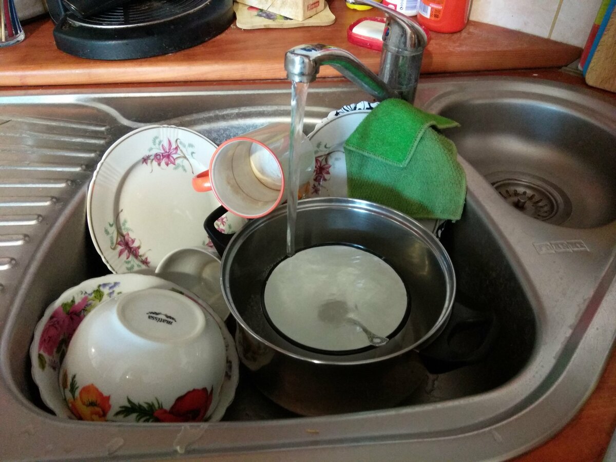 картинка из открытых источников. Но моя раковина каждый вечер выглядела прям так же))