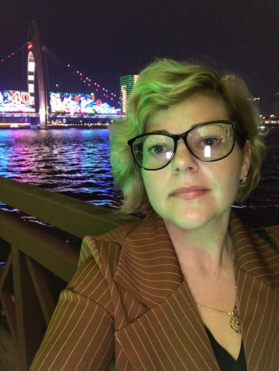 Давайте знакомиться, это - я!