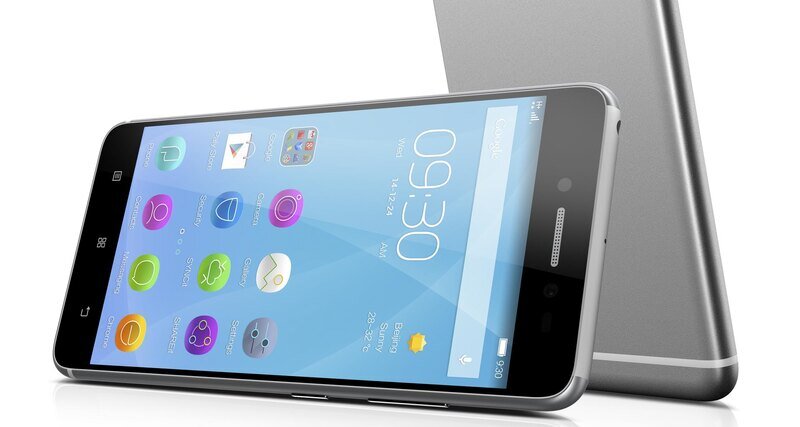 Сегодня смартфон есть практически у каждого человека. Но мало кто видел, как он устроен внутри. «Популярная механика» позаботилась об этом: чтобы вам не пришлось разбирать собственный аппарат (и покупать новый после безуспешных попыток вновь его собрать), мы разобрали один из современных смартфонов — Lenovo S90.
 