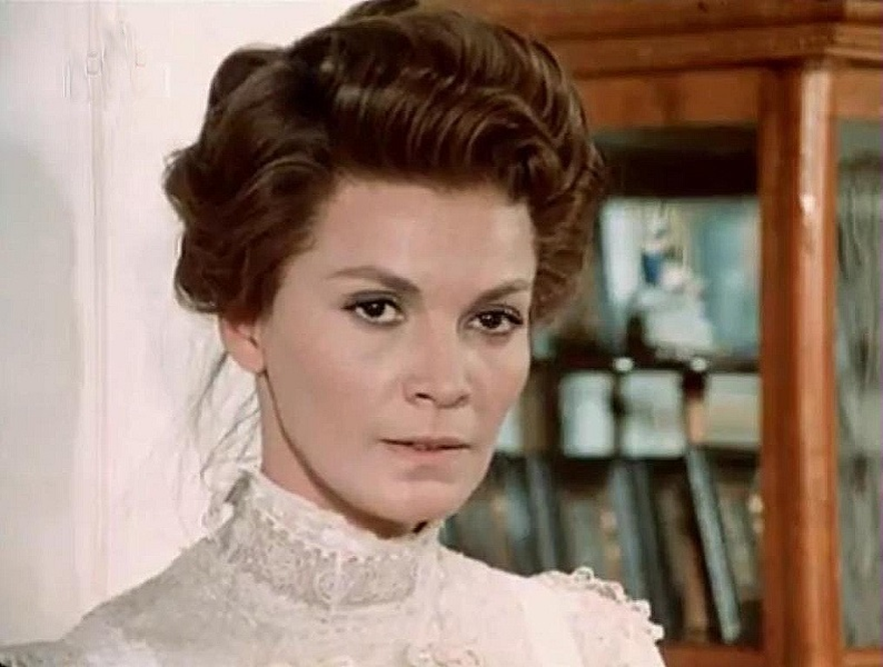 Флоринда Болкан в фильме «Покушение в Сараево». Кадр из фильма