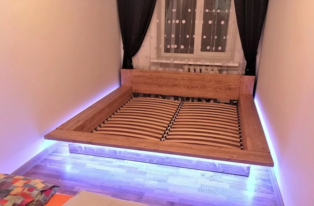 Кровать с подсветкой в изголовье (38 фото)