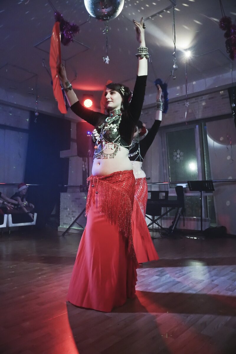 "Madrid" - Аня Елизарова и Полина Сёмина.