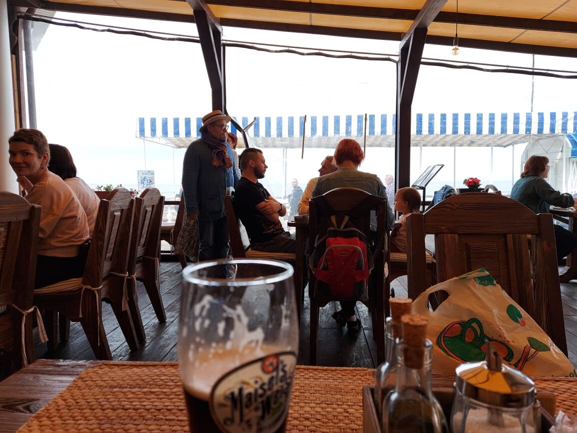 Александр Александрович Васильев на Балтике. (в модной шляпе)