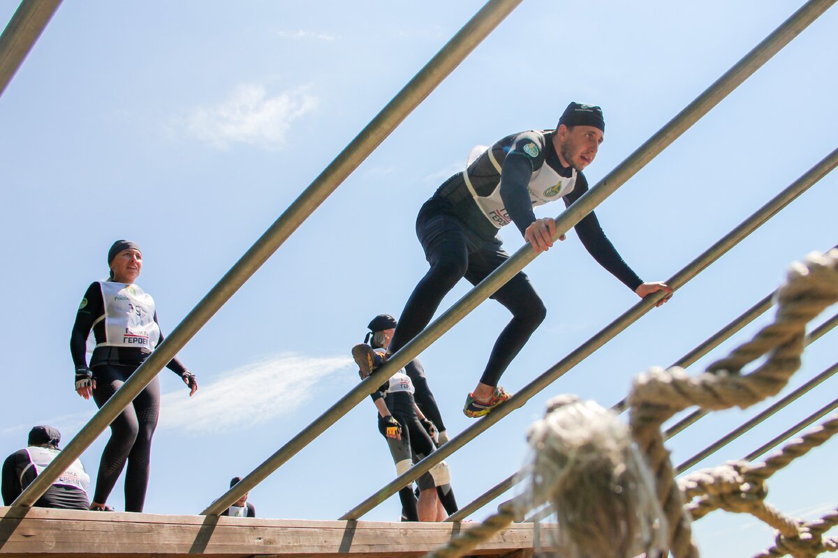 Гонка героев алабино 9 декабря 2023. Гонка героев алабино 2021. Гонка героев 2020 москва. Гонка героев алабино 9 декабря 2023. Препятствия гонки героев алабино.