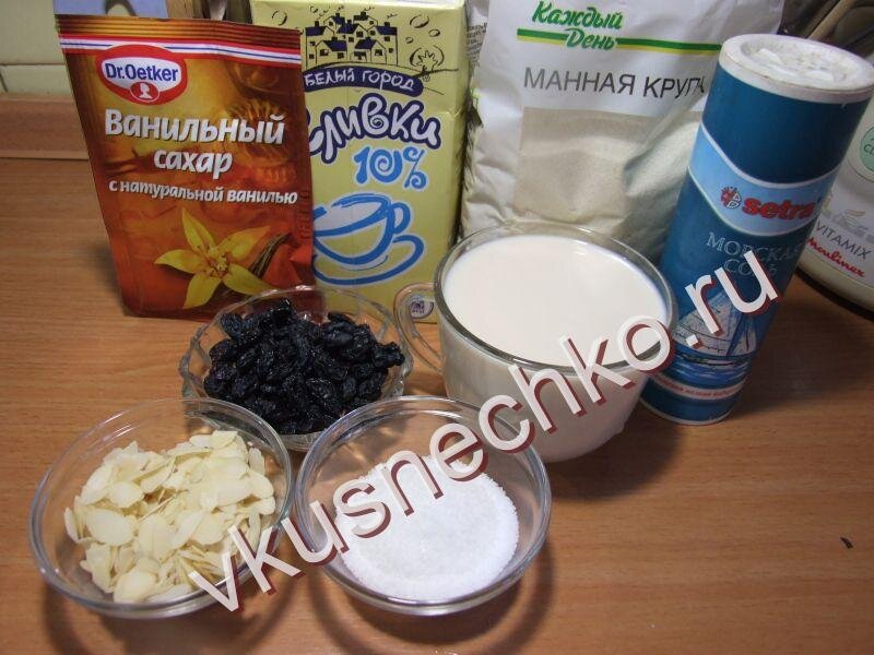 Манная каша с изюмом и орехами (Гурьевская каша), ингредиенты для приготовления.  