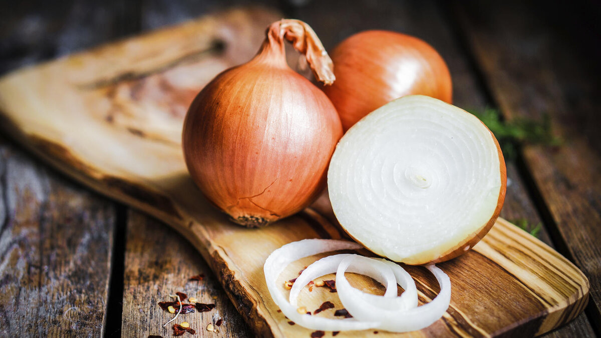 Лук-это овощ с замечательными целебными свойствами.