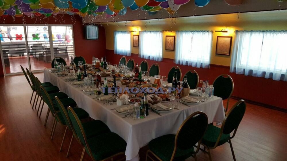 Зал-ресторан теплохода "Лагуна"