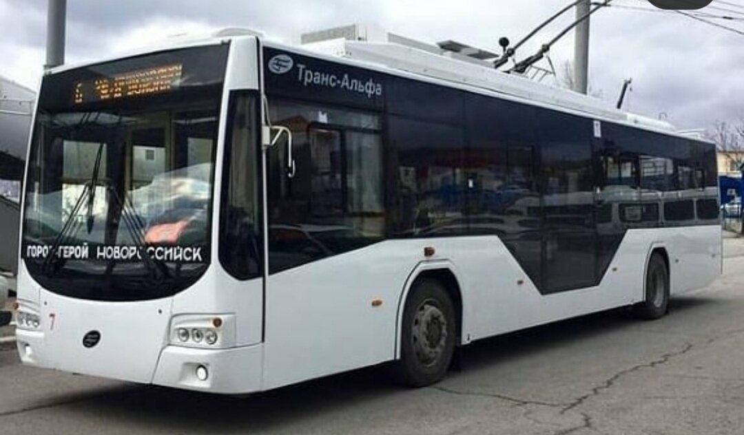 Новороссийский троллейбус следует по маршруту