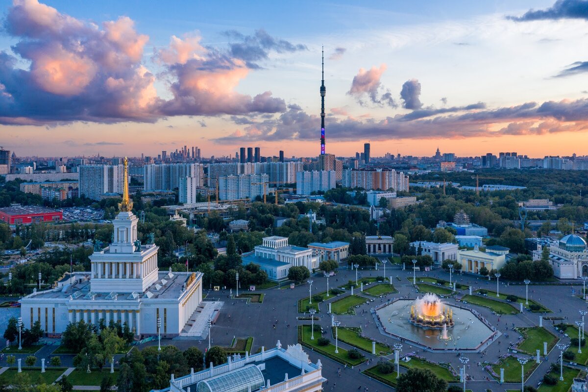 У вас перед окнами точно ничего не построят, потому что прямо напротив дома вход на ВДНХ.