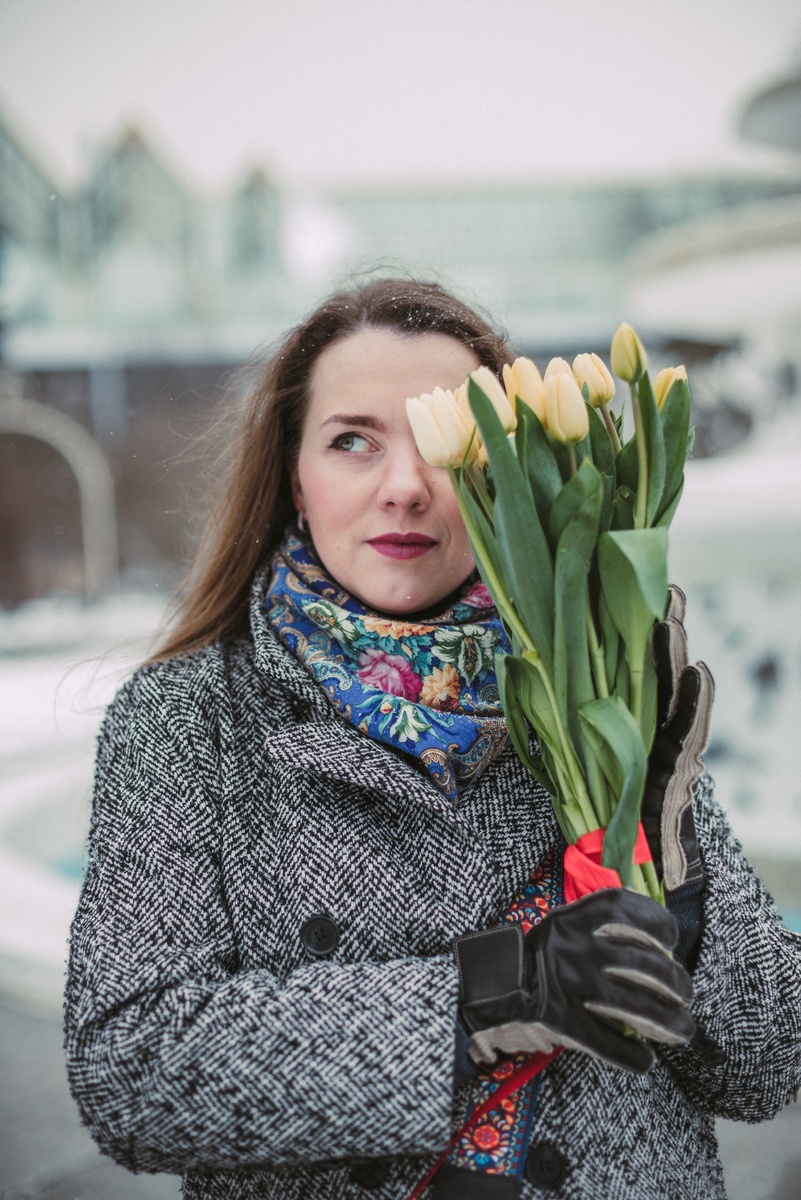 Съёмка в парке Горького с букетом тюльпанов.