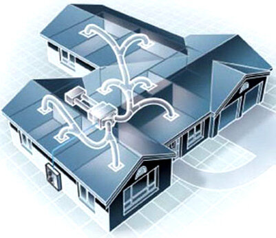 Считается, что проблему можно решить установив в доме кондиционер, имея в виду настенную сплит-систему . Но не многие знают, что внешние части оборудования сплит-системы, установленные со стороны улицы, не занимаются забором воздуха, а вентилятор служит только для охлаждения радиатора, в котором циркулирует фреон. Таким образом, кондиционер позволяет регулировать температуру и обеспечивать циркуляцию воздуха внутри комнаты, но свежести не придаст.
Вопрос с поступлением свежего воздуха в закупоренное помещение можно решить установкой  специального приточного клапана . Они отличаются друг от друга наличием и сменяемостью фильтра, возможностью регулировать диаметр воздухозаборного отверстия.

Самым идеальным решением вентиляции дома  становится единая централизованная система, охватывющая весь дом или квартиру, которая включает в себя приточные клапаны , воздуховоды , вытяжные отверстия  во всех помещениях, и центральный кондиционер с возможностью подогрева воздуха . Такая система потребует профессиональной установки  и охватит все помещения. Зато превратит дом в единый дышащий организм, который даст жизнь своему хозяину, остановит посторонние шумы, пыль, влагу, холод, вредные бактерии и подарит настоящий комфорт.