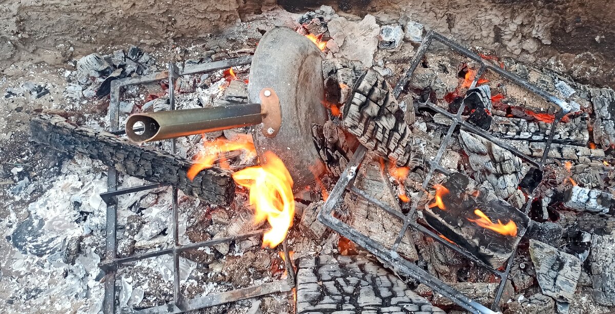 Обновляем сковороду и чугунные решетки от газовой плиты