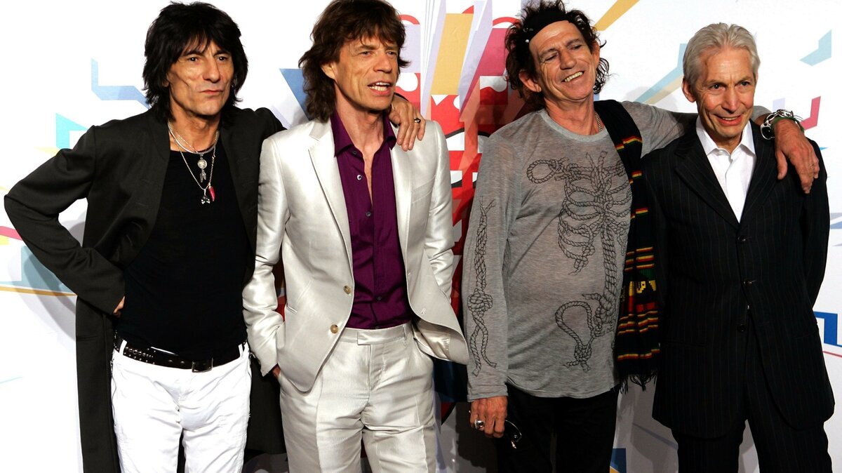 Rolling stone 1. Группа Роллинг стоунз. Группа Роллинг стоунз фото. Роллинг стоунз сейчас. Группа the Rolling Stones сейчас.