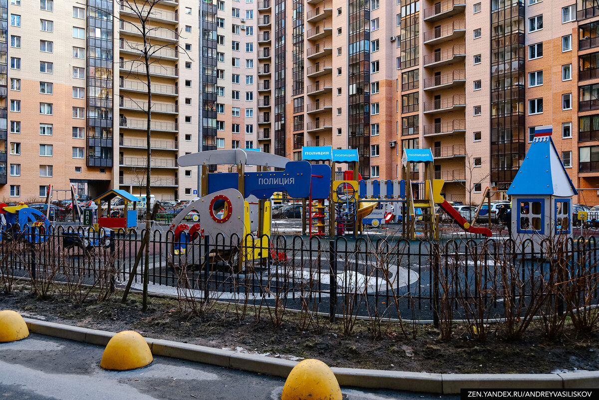 35 подъездов 3708 квартир кудрово. Человейник в кудрово 35 подъездов. Человейник в москве кудрово. Человейник санкт петербург кудрово санкт-петербург. Дом 35 подъездов.